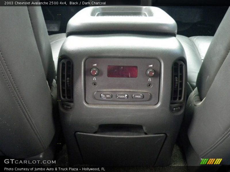 Black / Dark Charcoal 2003 Chevrolet Avalanche 2500 4x4