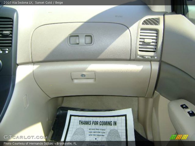 Sunset Gold / Beige 2007 Kia Sedona LX