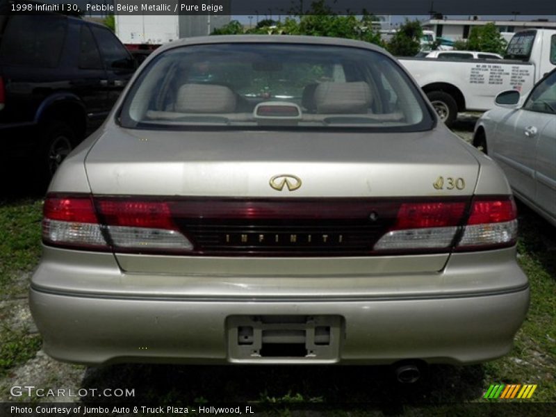 Pebble Beige Metallic / Pure Beige 1998 Infiniti I 30