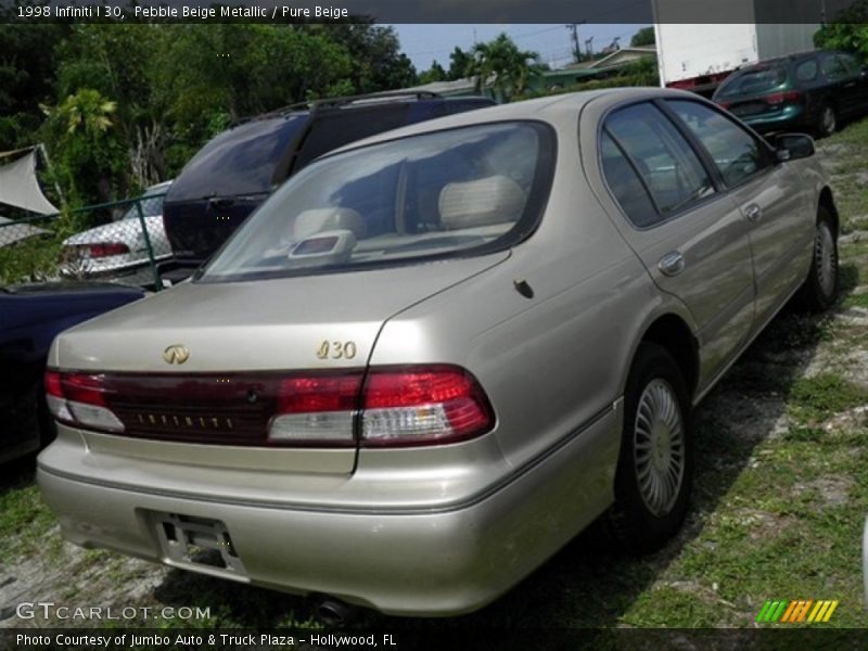 Pebble Beige Metallic / Pure Beige 1998 Infiniti I 30