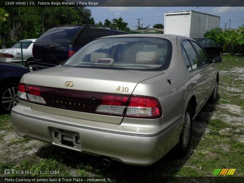 Pebble Beige Metallic / Pure Beige 1998 Infiniti I 30