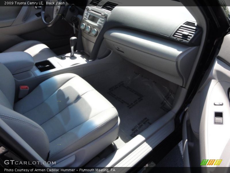 Black / Ash 2009 Toyota Camry LE
