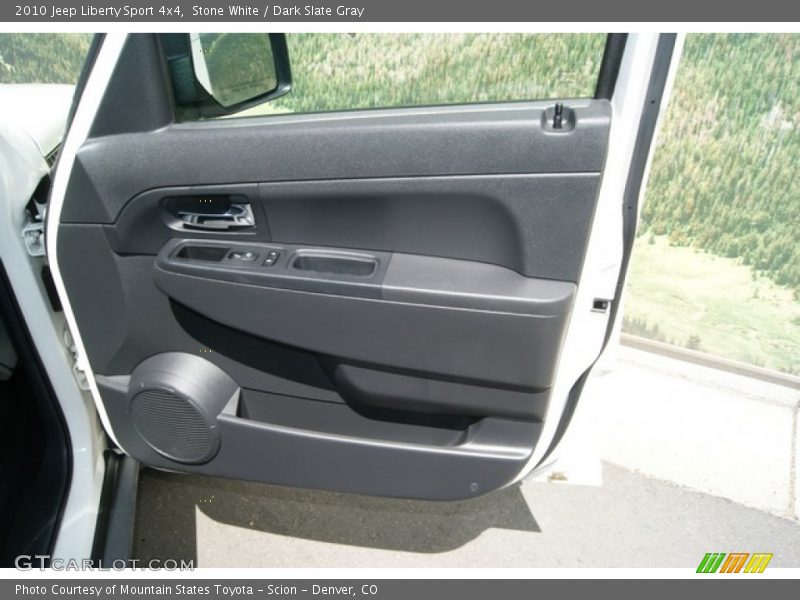 Stone White / Dark Slate Gray 2010 Jeep Liberty Sport 4x4