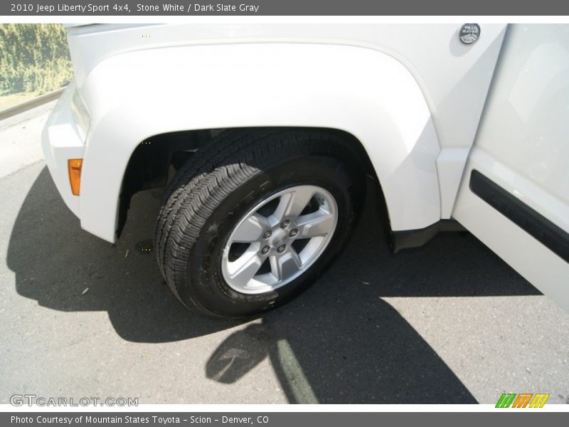 Stone White / Dark Slate Gray 2010 Jeep Liberty Sport 4x4