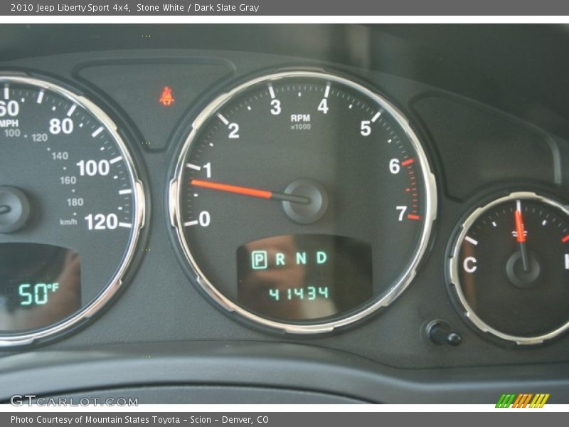 Stone White / Dark Slate Gray 2010 Jeep Liberty Sport 4x4