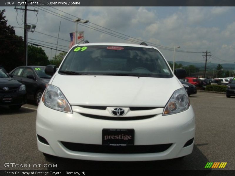 Super White / Stone 2009 Toyota Sienna LE