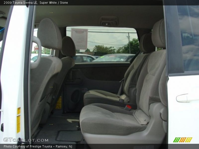 Super White / Stone 2009 Toyota Sienna LE