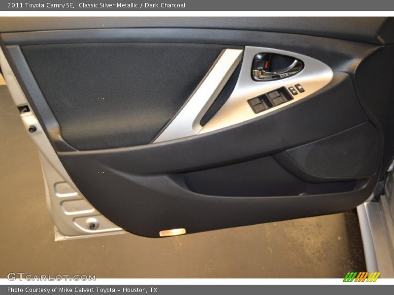 Classic Silver Metallic / Dark Charcoal 2011 Toyota Camry SE