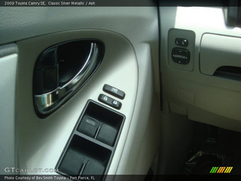 Classic Silver Metallic / Ash 2009 Toyota Camry SE