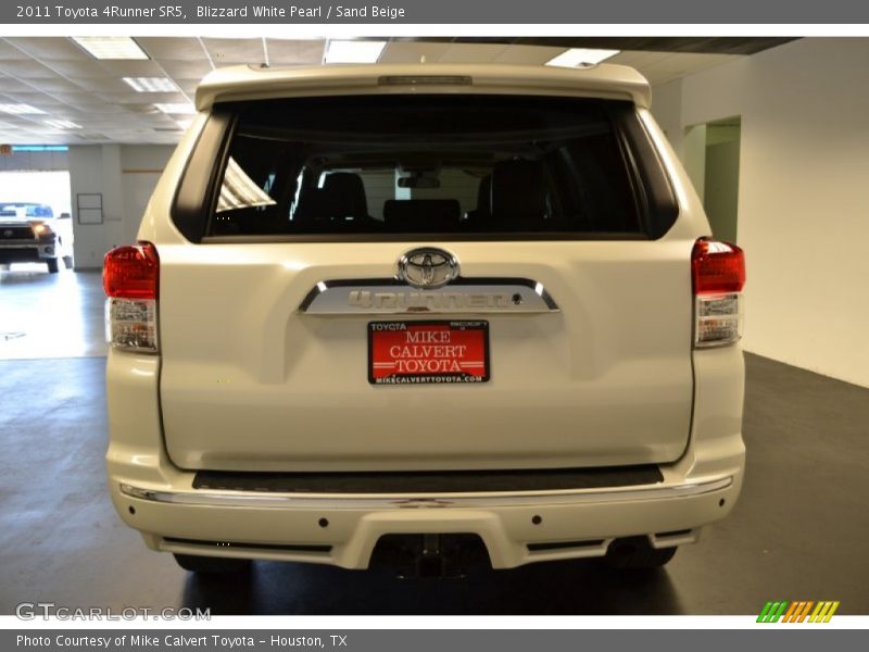 Blizzard White Pearl / Sand Beige 2011 Toyota 4Runner SR5
