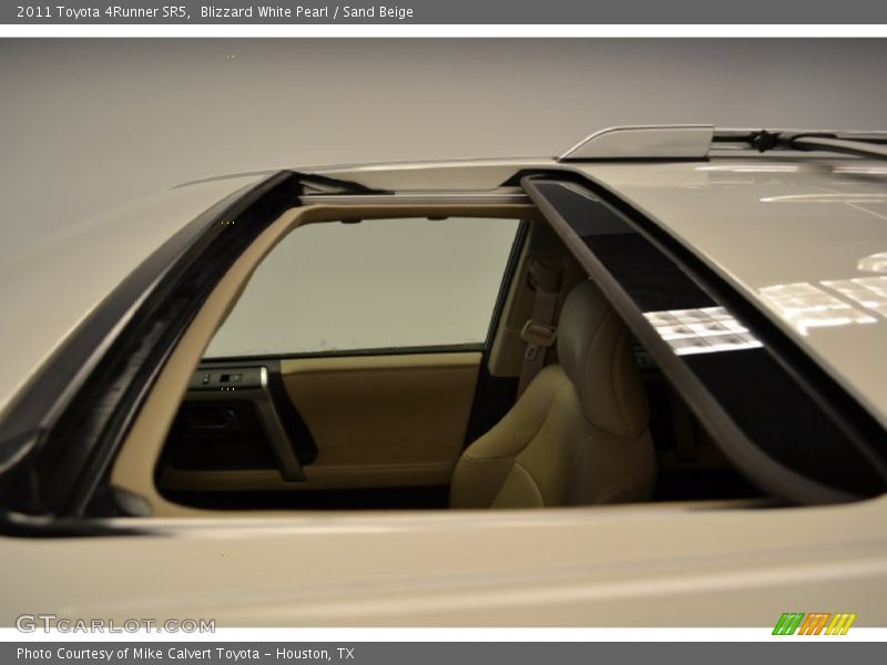 Blizzard White Pearl / Sand Beige 2011 Toyota 4Runner SR5