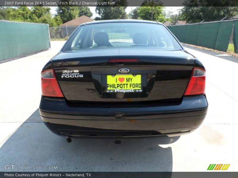 Pitch Black / Charcoal/Light Flint 2007 Ford Focus ZX4 S Sedan