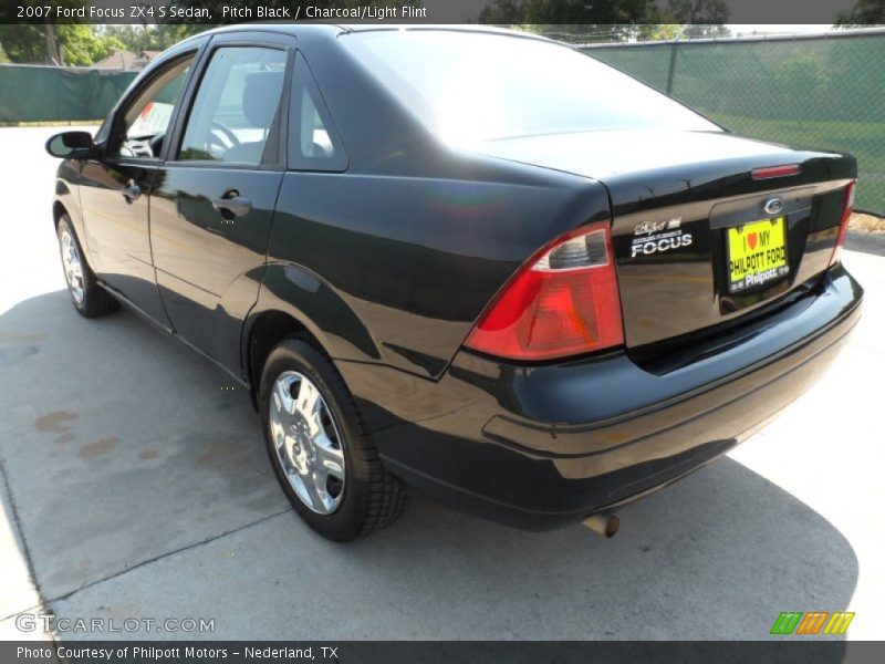 Pitch Black / Charcoal/Light Flint 2007 Ford Focus ZX4 S Sedan