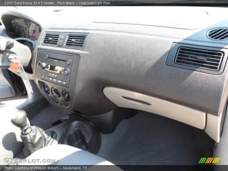 Pitch Black / Charcoal/Light Flint 2007 Ford Focus ZX4 S Sedan
