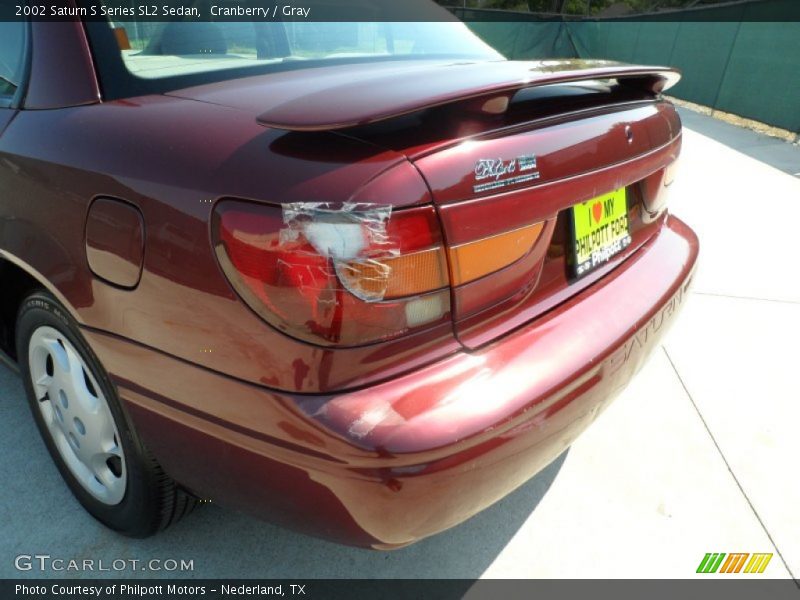 Cranberry / Gray 2002 Saturn S Series SL2 Sedan