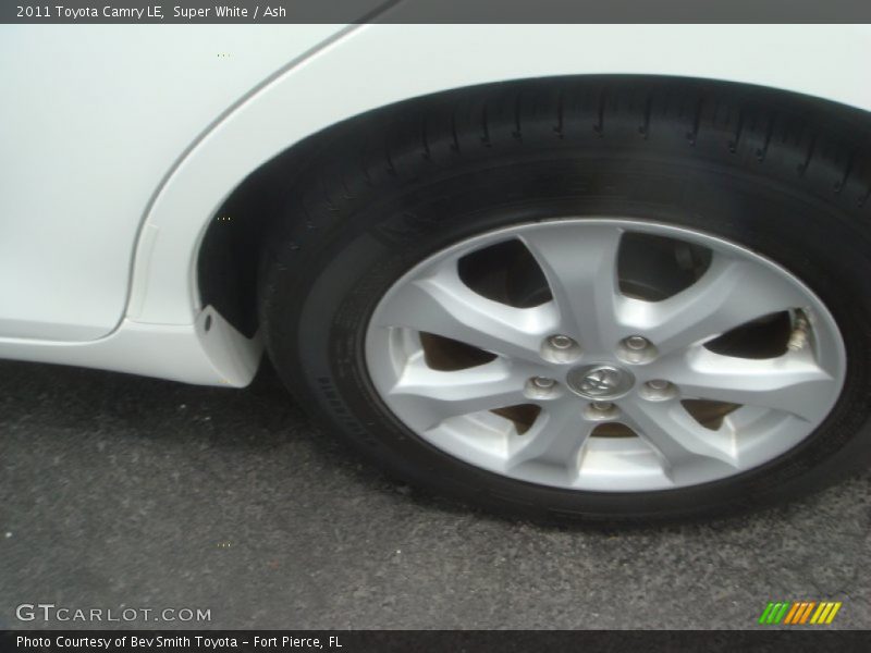 Super White / Ash 2011 Toyota Camry LE