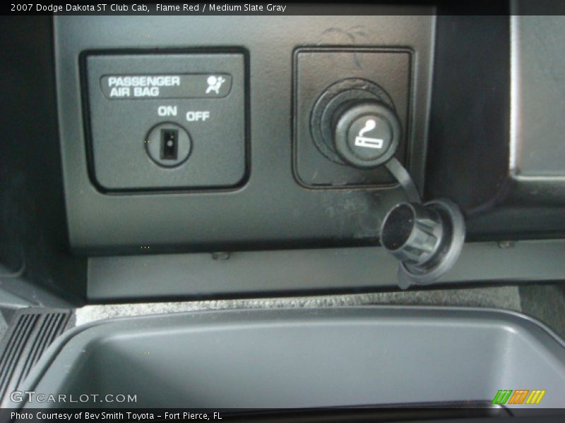 Flame Red / Medium Slate Gray 2007 Dodge Dakota ST Club Cab