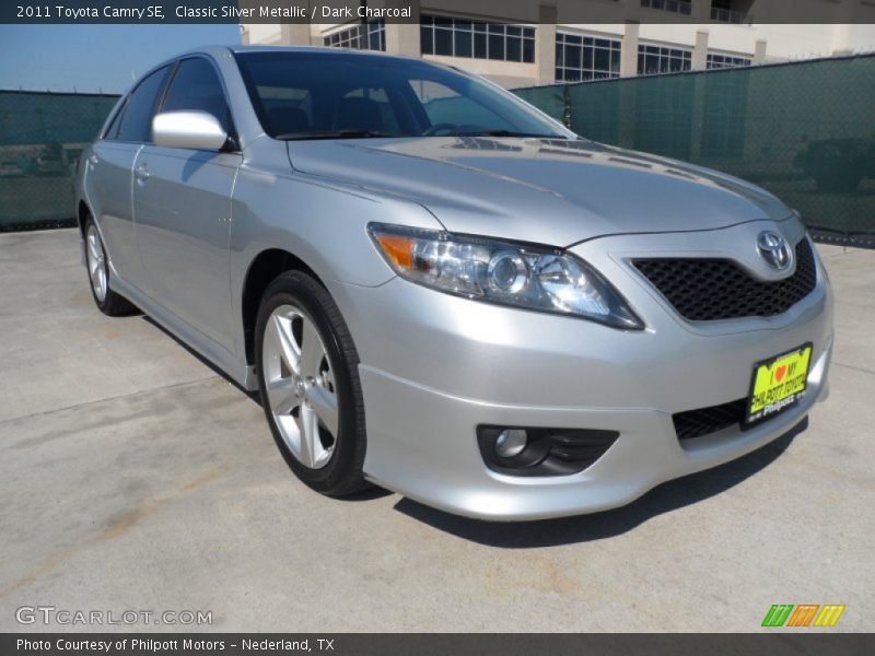Classic Silver Metallic / Dark Charcoal 2011 Toyota Camry SE