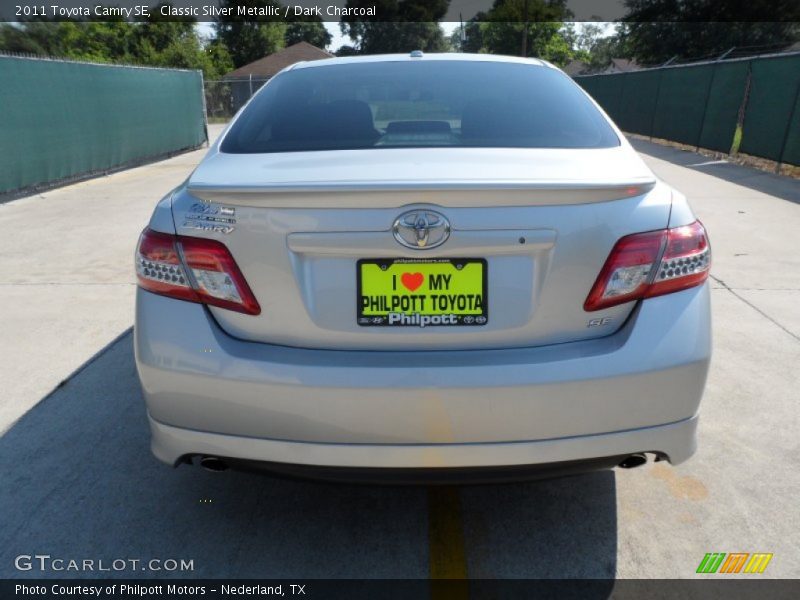 Classic Silver Metallic / Dark Charcoal 2011 Toyota Camry SE