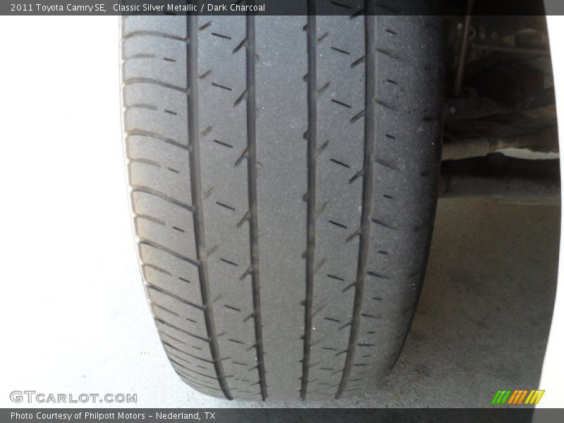 Classic Silver Metallic / Dark Charcoal 2011 Toyota Camry SE