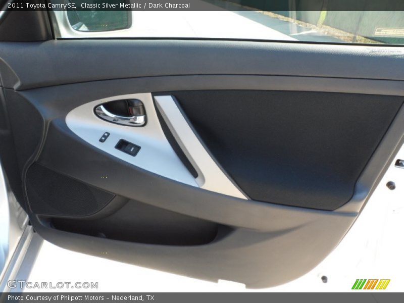 Classic Silver Metallic / Dark Charcoal 2011 Toyota Camry SE