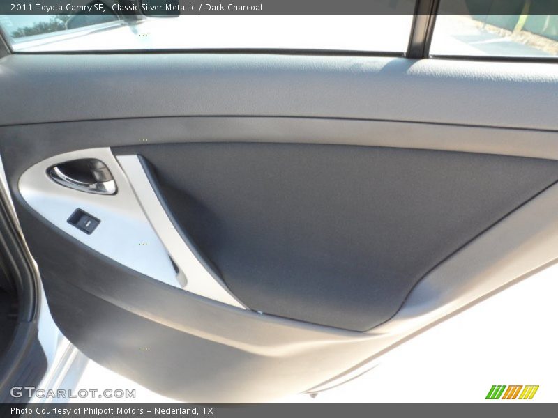 Classic Silver Metallic / Dark Charcoal 2011 Toyota Camry SE