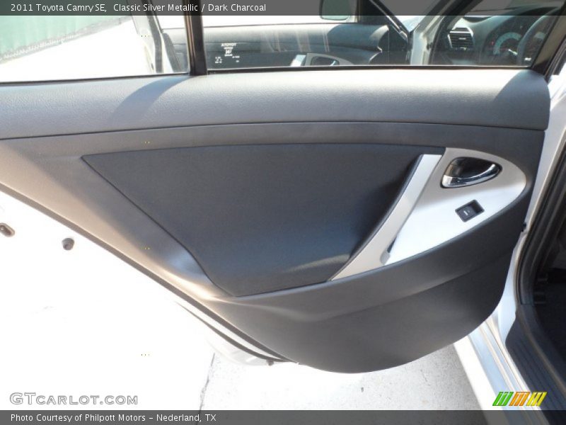 Classic Silver Metallic / Dark Charcoal 2011 Toyota Camry SE