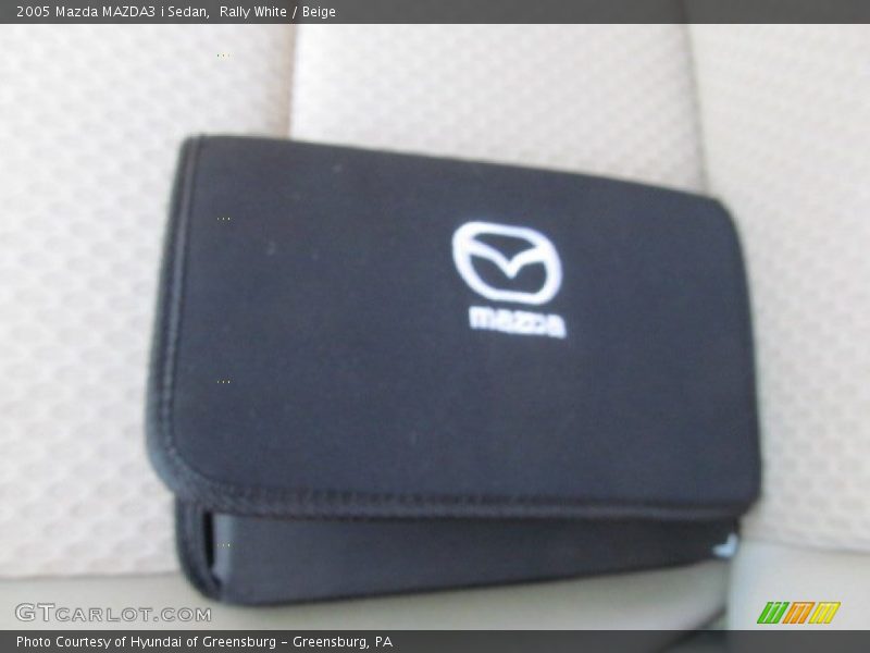 Rally White / Beige 2005 Mazda MAZDA3 i Sedan
