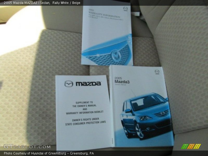 Rally White / Beige 2005 Mazda MAZDA3 i Sedan