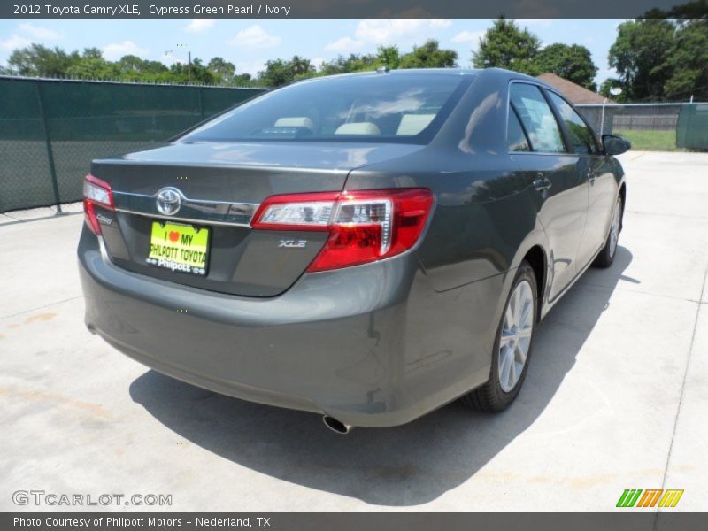 Cypress Green Pearl / Ivory 2012 Toyota Camry XLE