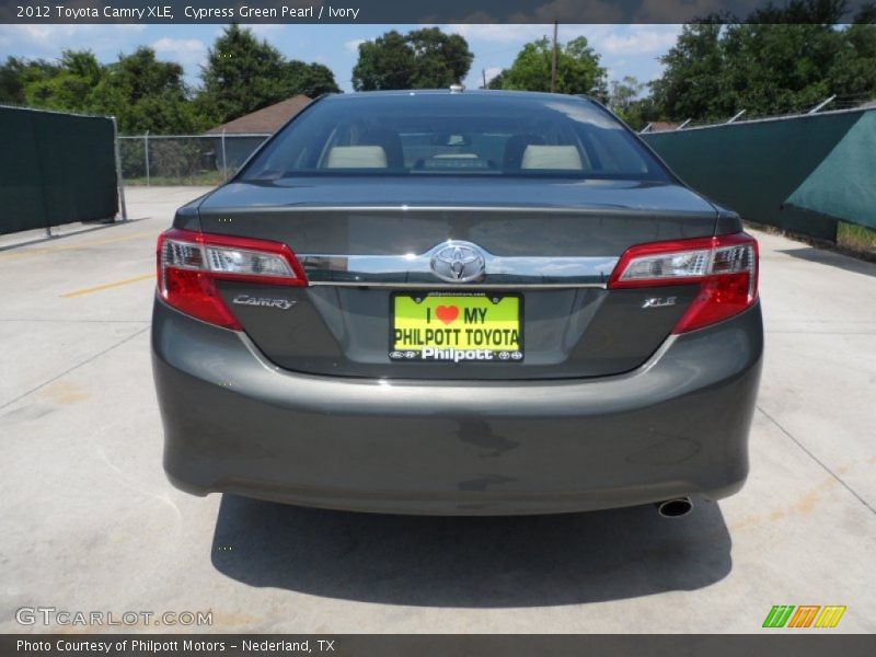 Cypress Green Pearl / Ivory 2012 Toyota Camry XLE