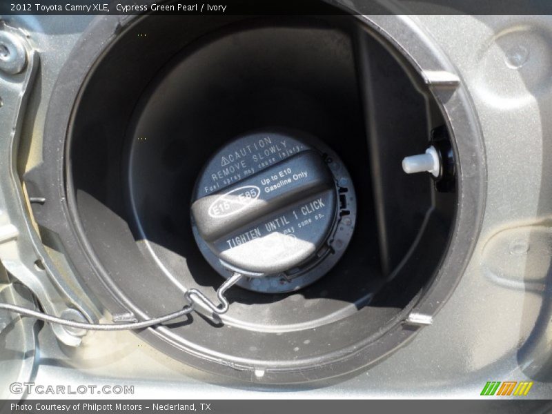 Cypress Green Pearl / Ivory 2012 Toyota Camry XLE