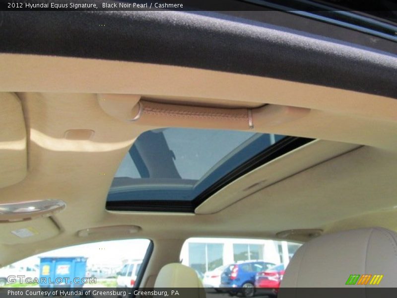 Sunroof of 2012 Equus Signature