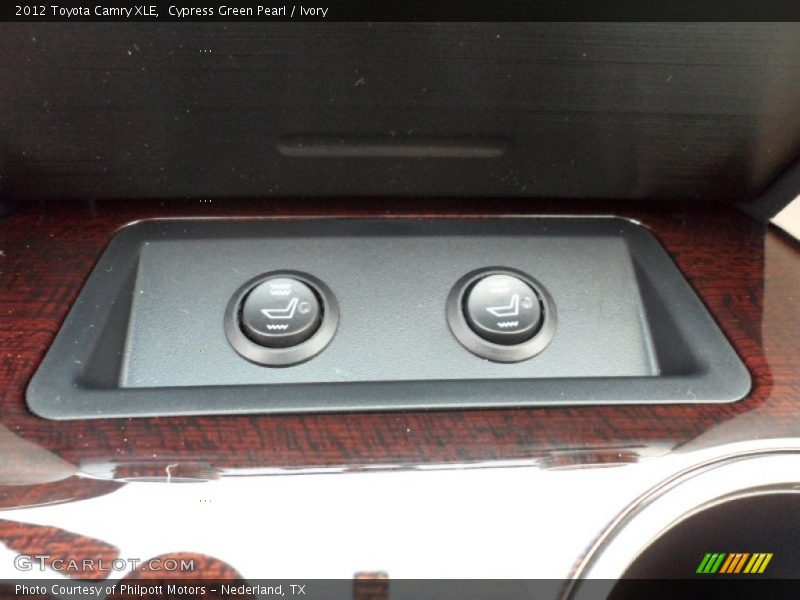 Cypress Green Pearl / Ivory 2012 Toyota Camry XLE