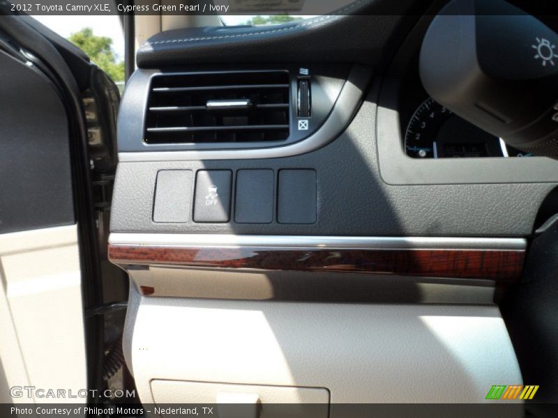 Cypress Green Pearl / Ivory 2012 Toyota Camry XLE