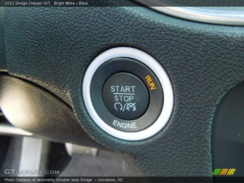 Bright White / Black 2012 Dodge Charger SXT