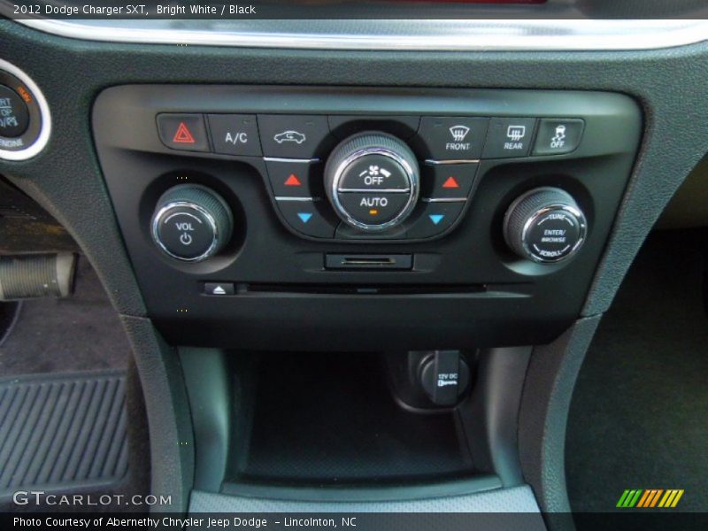 Bright White / Black 2012 Dodge Charger SXT