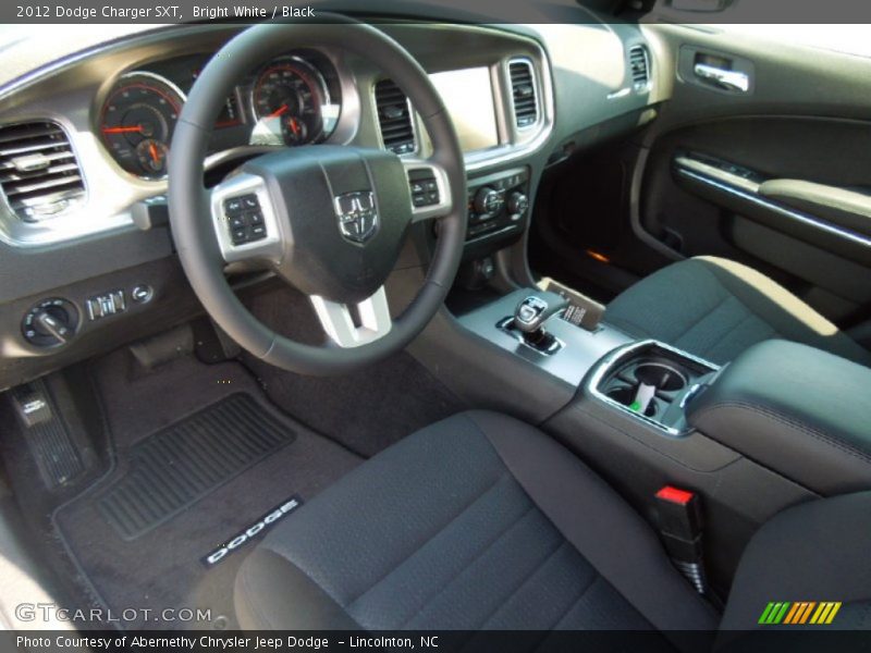 Bright White / Black 2012 Dodge Charger SXT