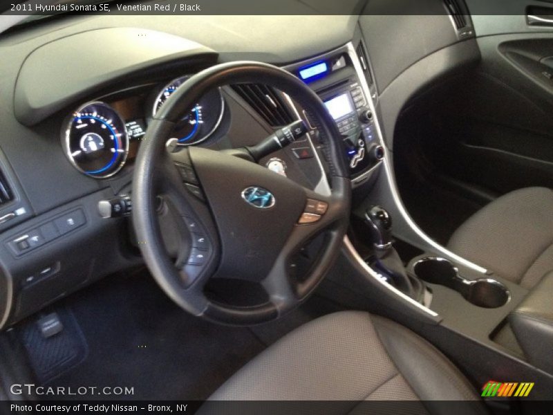Venetian Red / Black 2011 Hyundai Sonata SE