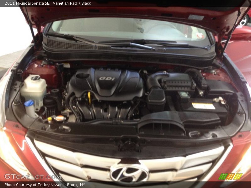 Venetian Red / Black 2011 Hyundai Sonata SE