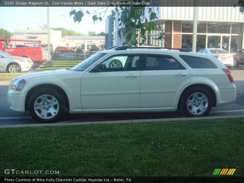 Cool Vanilla White / Dark Slate Gray/Medium Slate Gray 2005 Dodge Magnum SE