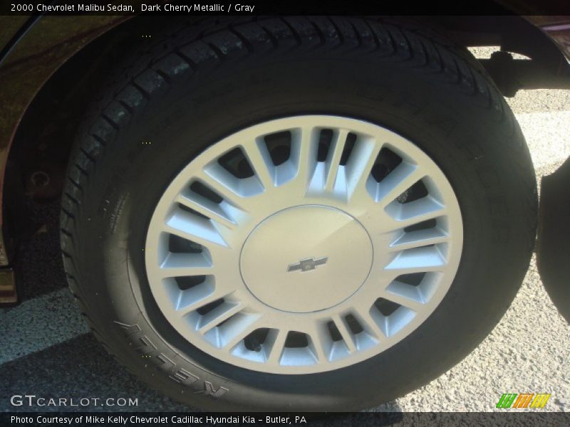 Dark Cherry Metallic / Gray 2000 Chevrolet Malibu Sedan