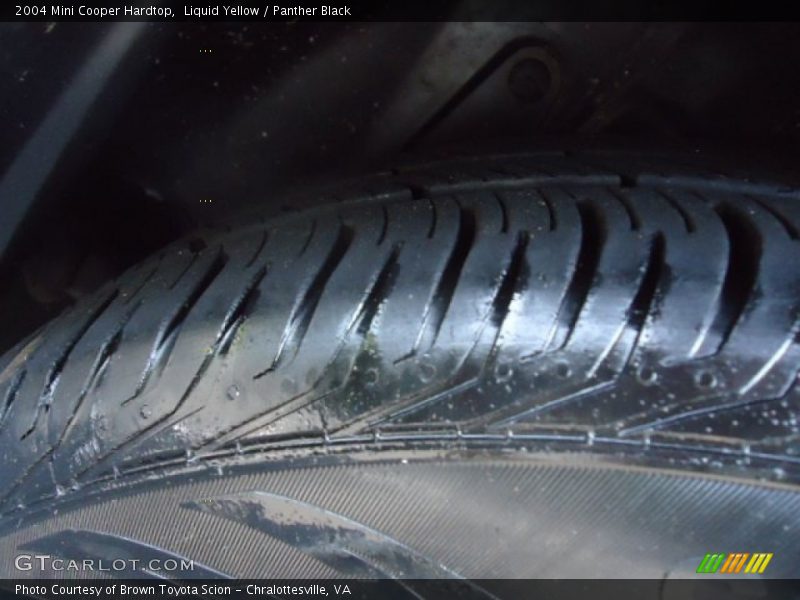 Liquid Yellow / Panther Black 2004 Mini Cooper Hardtop