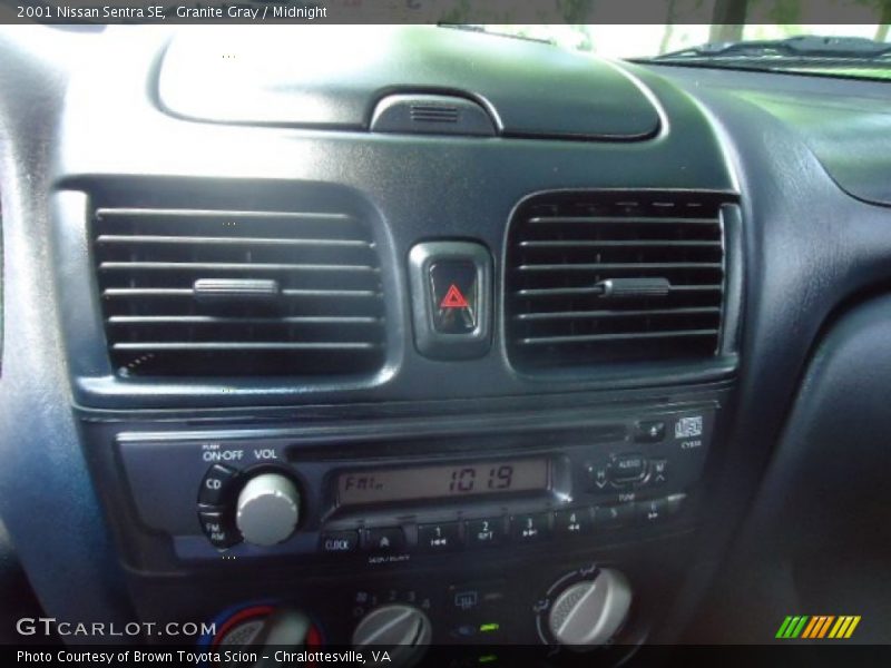 Granite Gray / Midnight 2001 Nissan Sentra SE