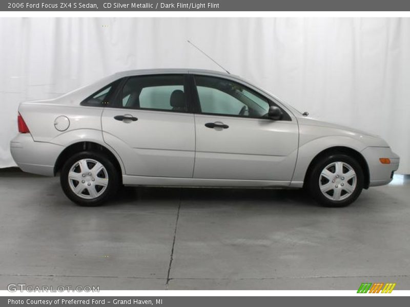 CD Silver Metallic / Dark Flint/Light Flint 2006 Ford Focus ZX4 S Sedan