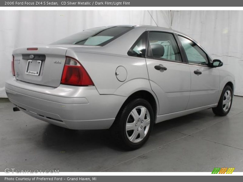 CD Silver Metallic / Dark Flint/Light Flint 2006 Ford Focus ZX4 S Sedan