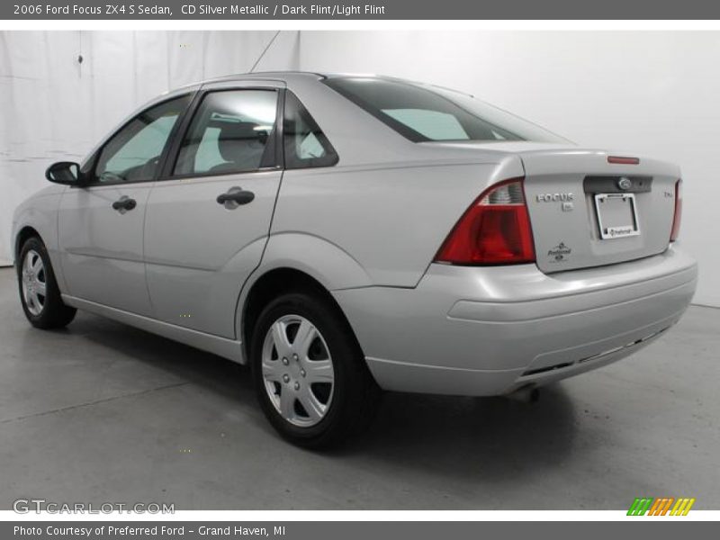 CD Silver Metallic / Dark Flint/Light Flint 2006 Ford Focus ZX4 S Sedan