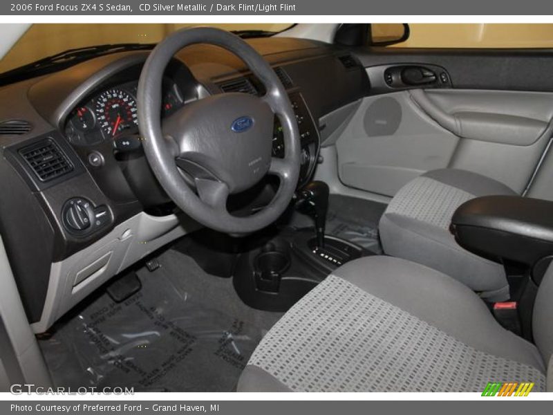 CD Silver Metallic / Dark Flint/Light Flint 2006 Ford Focus ZX4 S Sedan