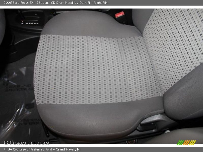 CD Silver Metallic / Dark Flint/Light Flint 2006 Ford Focus ZX4 S Sedan