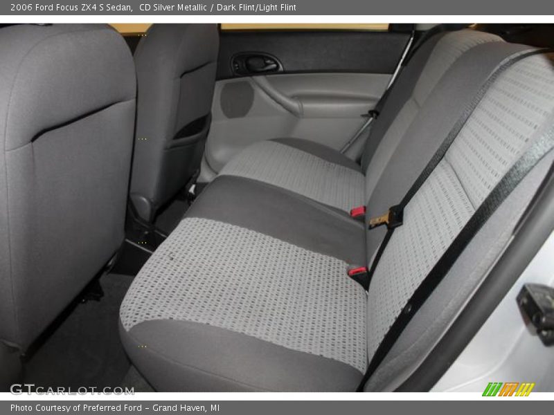 CD Silver Metallic / Dark Flint/Light Flint 2006 Ford Focus ZX4 S Sedan